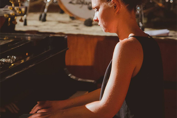 Lindsay Morton at piano